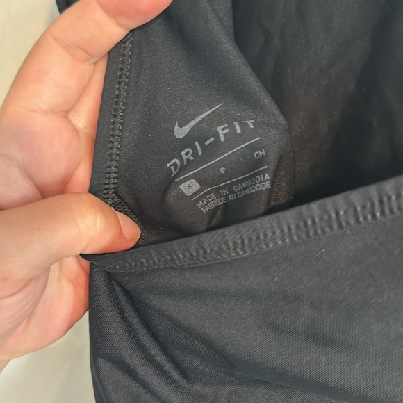 Nike dri fit size small black - Picture 3 of 4